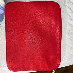 Thirty one Savvy sleeve laptop case in red
